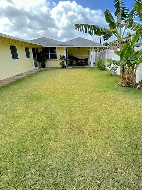 Fully Gated Front Yard