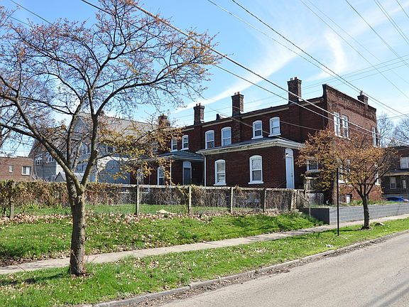 3rd image of 2499 Indianola Ave