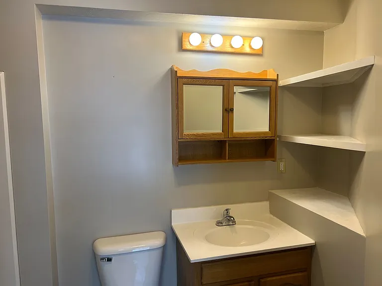 222 Chestnut St — Photo 14