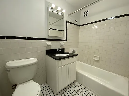 Rented by Oxford Property Group | media 5