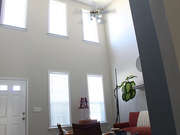 4th image of 115 Oak Green Dr