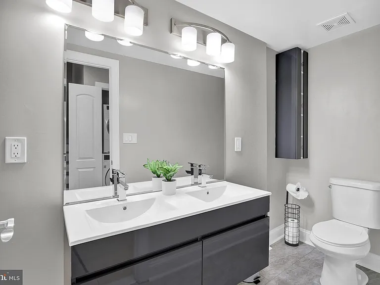 1167 Morse St NE #B1 — Photo 12