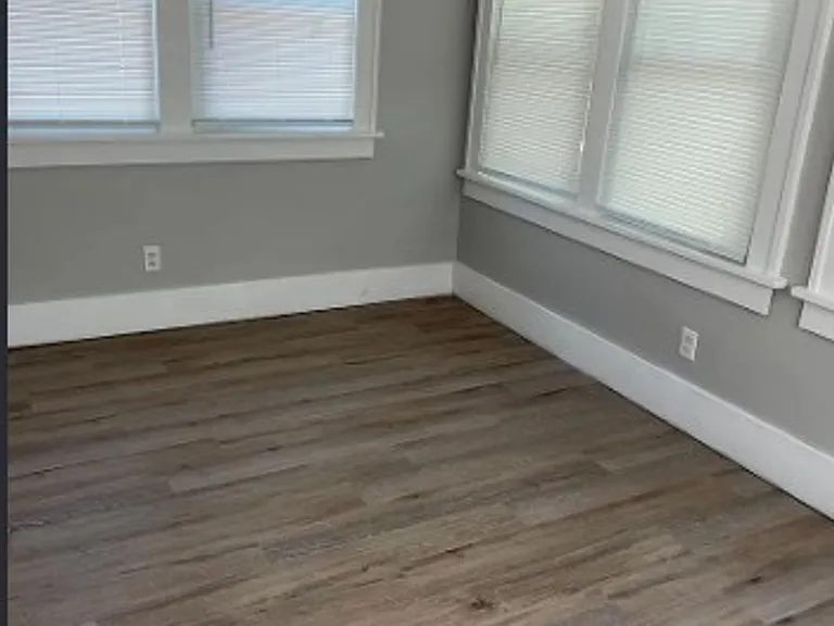 1852 S Market St — Photo 10