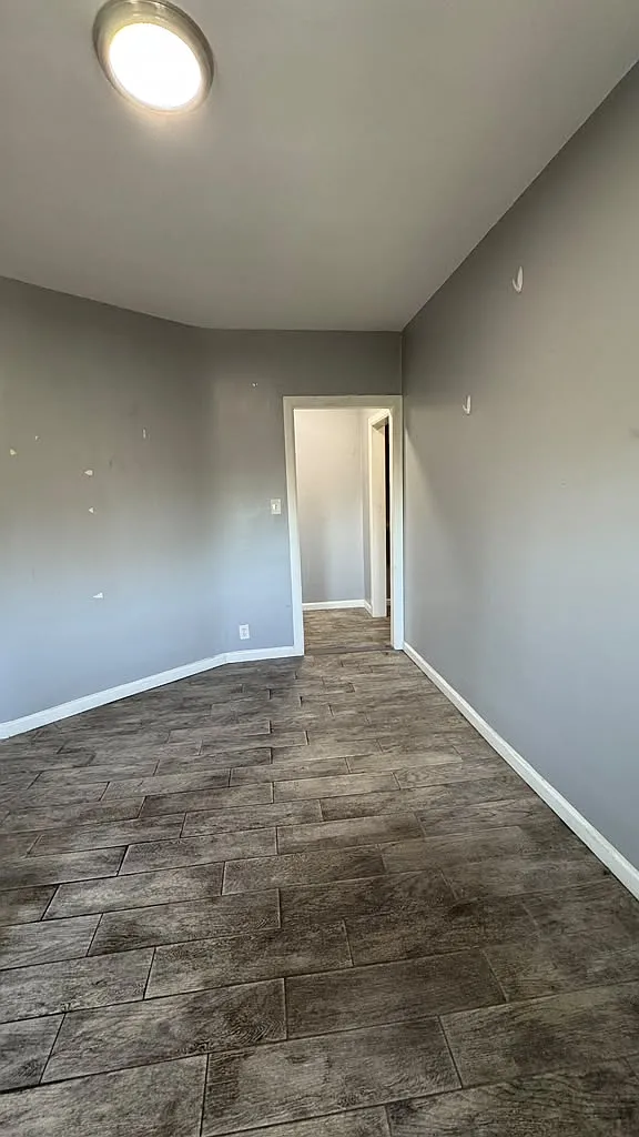 690 Linwood Street — Photo 3