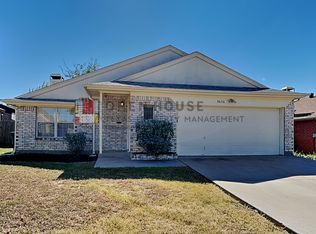 4636 Feathercrest Dr, Fort Worth, TX 76137