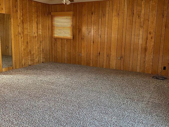 4th image of 302 Belmont Cir