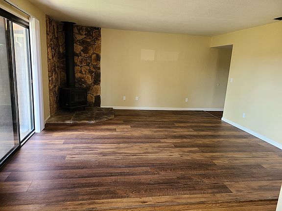 3rd image of 2740 Arcadia Dr