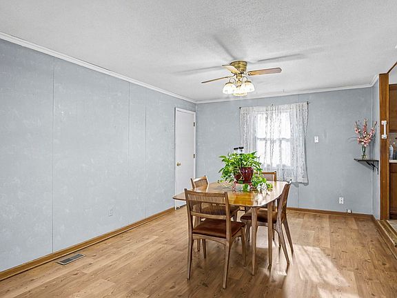 4th image of 341 NE Monhollon Dr