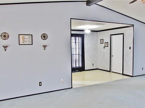 5th image of 2125 Village Green Dr