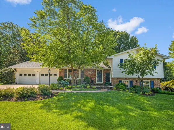 2517 Lakevale Dr, Vienna, VA 22181