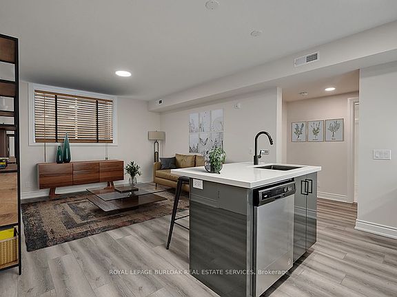5th image of 261 King St E #A