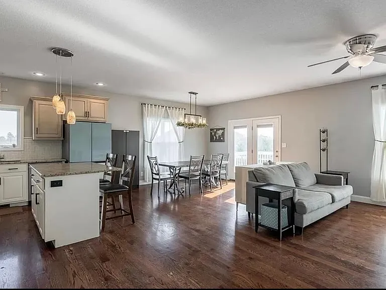 1239 Hetlage Way — Photo 9