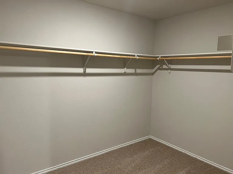 937 Armadillo Dr — Photo 14