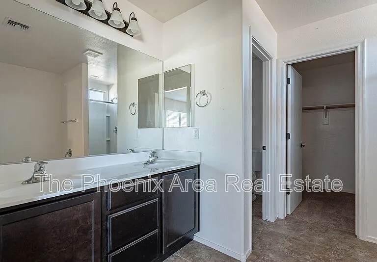 244 N Wesley — Photo 21
