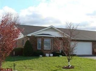 400 Bayberry Ln, Farmington, MO 63640