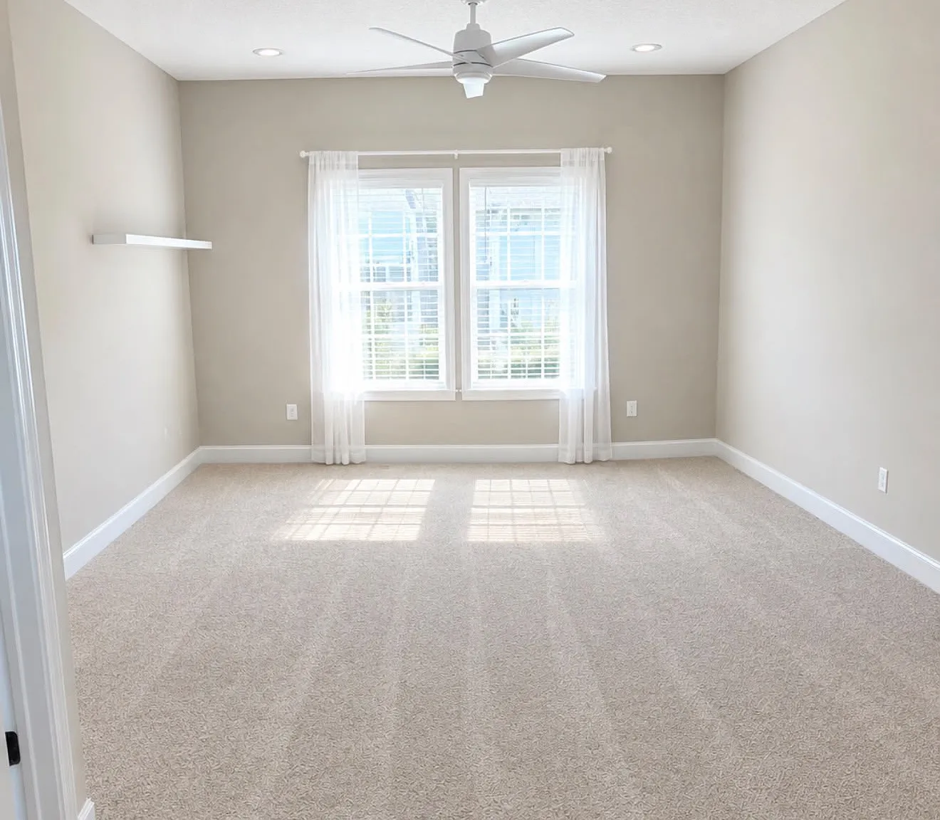 4 bed, 2500 sqft, $4,000 — Photo 3