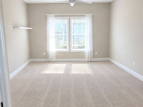 3rd image of 140 Stargaze Ln
