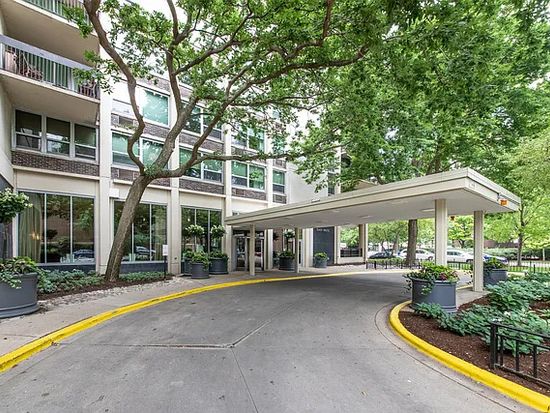1255 N Sandburg Ter Unit 405E, Chicago, IL 60610