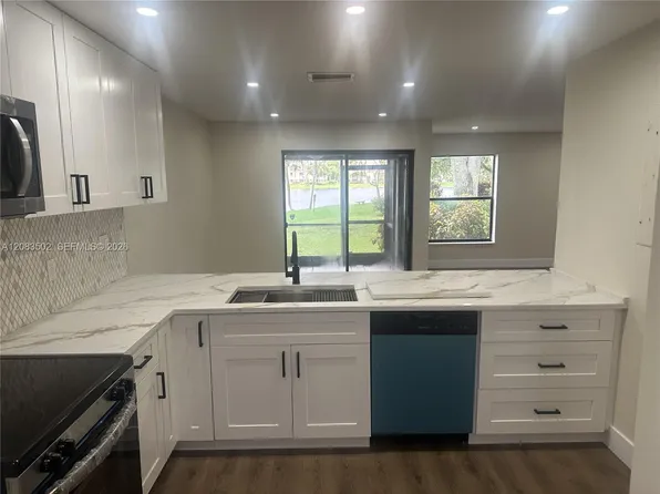 2643 NW 42nd Ave, Coconut Creek, FL 33066