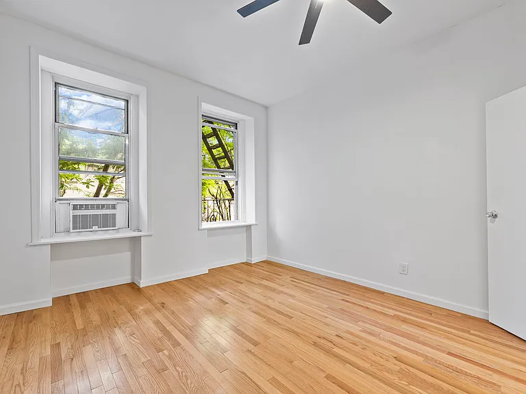 44 Perry St #3W — Photo 1