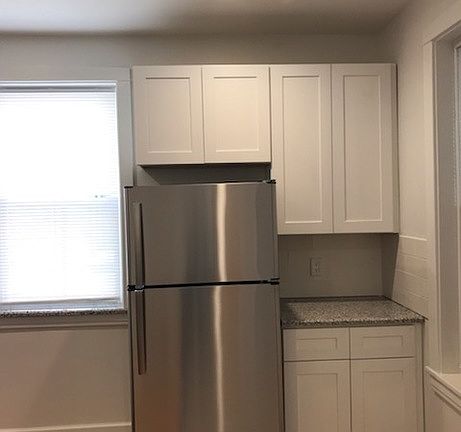 5th image of 3755 N Oakley Ave #1