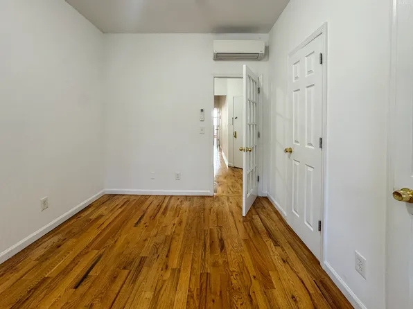 126 Withers Street image 18 of 26