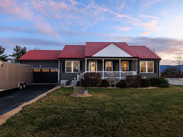 57 Princess Ann Ln, Stuarts Draft, VA 24477