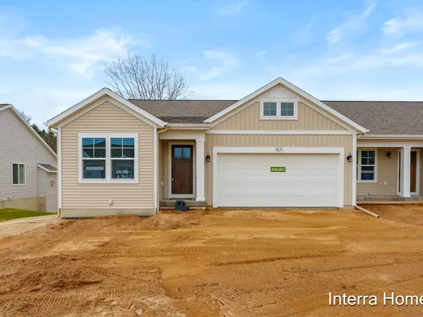 1571 N Village Cir, Kalamazoo, MI 49009