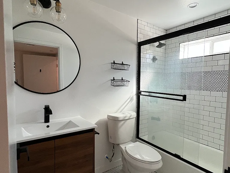 2318 1/2 W 2nd St #2318-1/2 — Photo 5