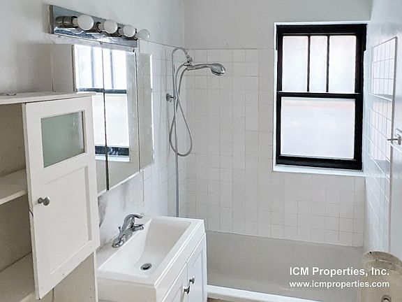 5th image of 628.5 W Arlington Pl #5