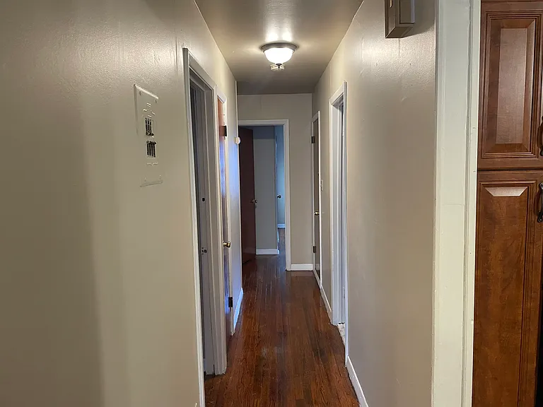 24 Grand Ave — Photo 4