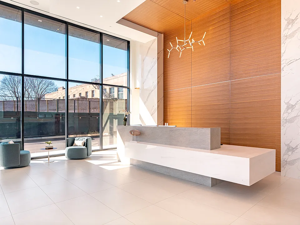 5 Bay St #10I