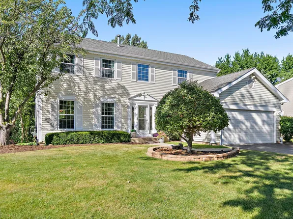 1093 W Stone Creek Cir, Crystal Lake, IL 60014