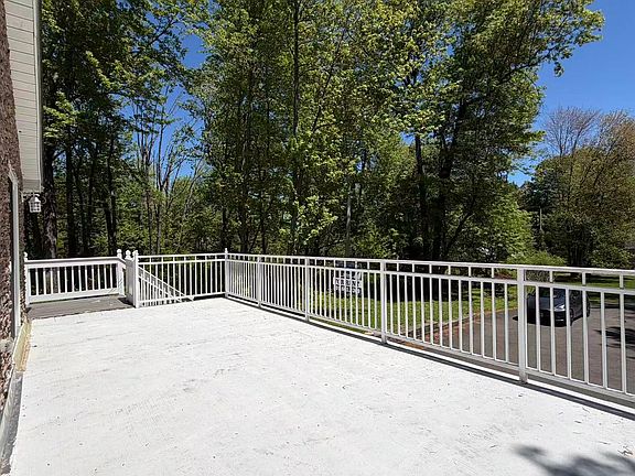 5th image of 23A Hillcrest Rd #A