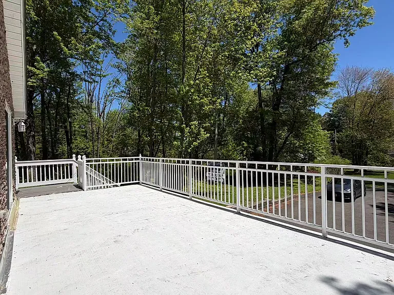 23 Hillcrest Rd #A — Photo 5