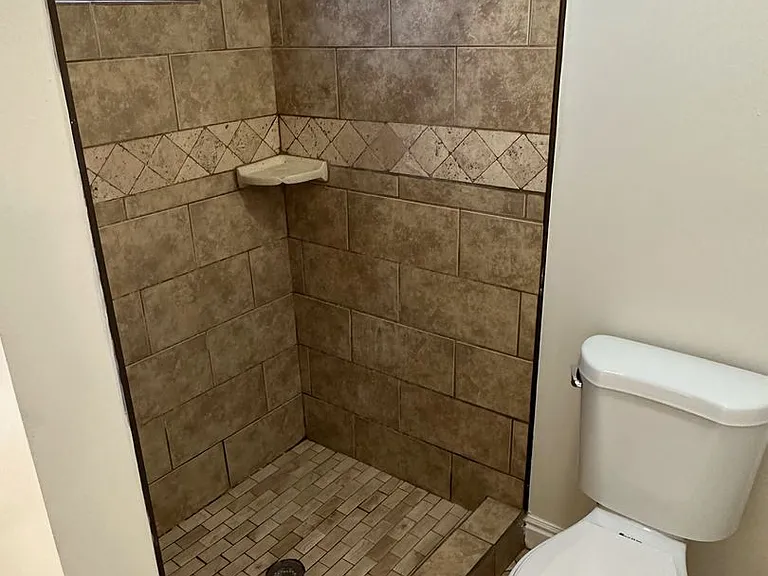 1705 W Noble Ave — Photo 11