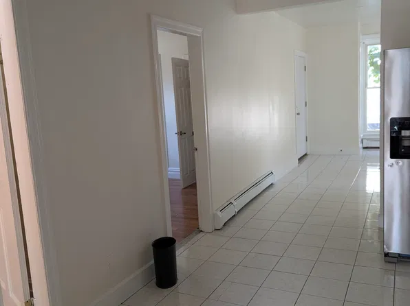 88 Ford St APT 1, Providence, RI 02907