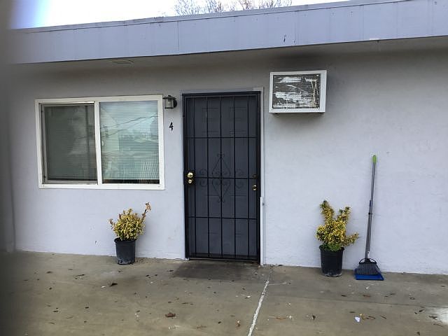 1st image of 400 W Lockeford St APT 4