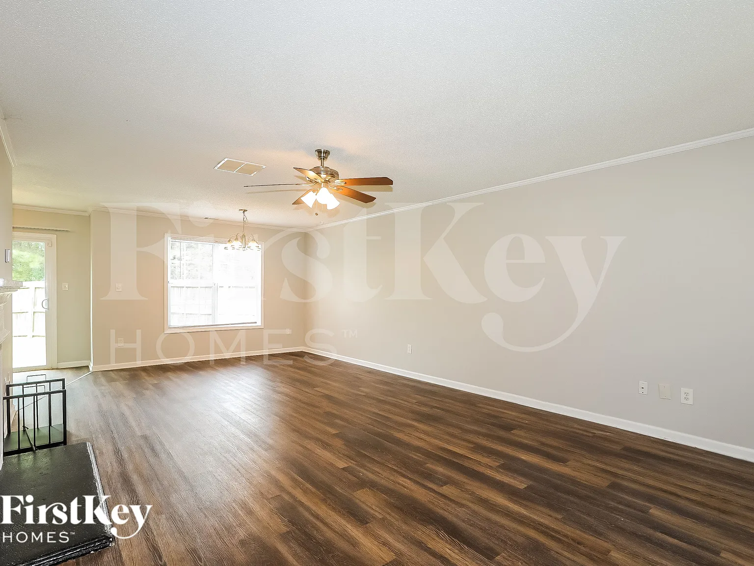 3 bed, 2.5 bath, 1626 sqft, $1,725 — Photo 2