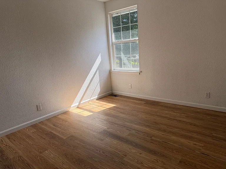 2110 Ardagh Ct — Photo 6
