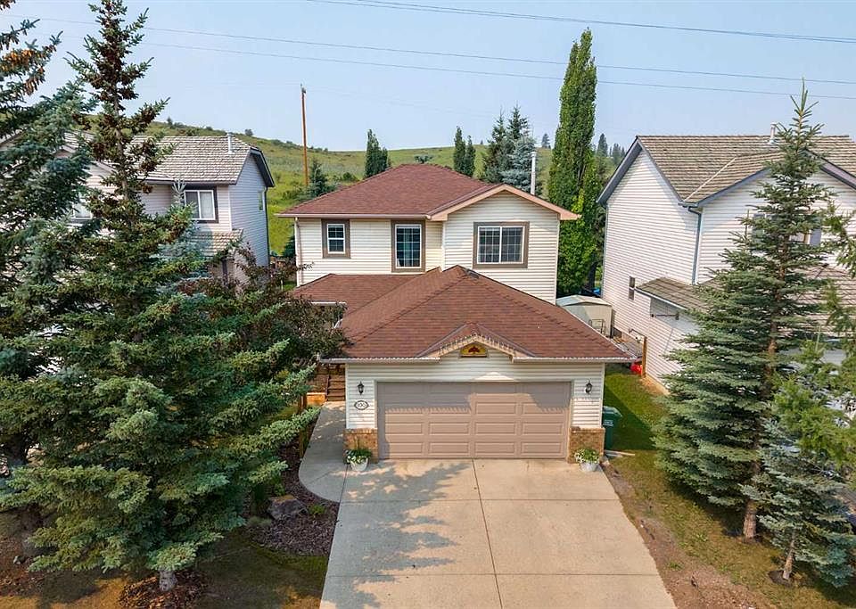 1st image of 100 E Bow Ridge Cres