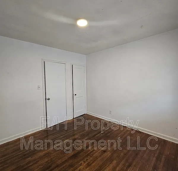 528 S Glendale St — Photo 10