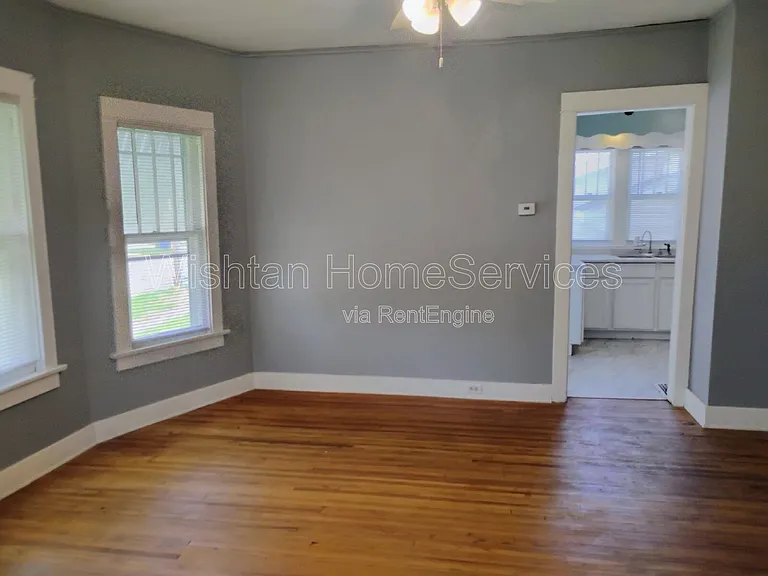 159 W Locust St — Photo 12