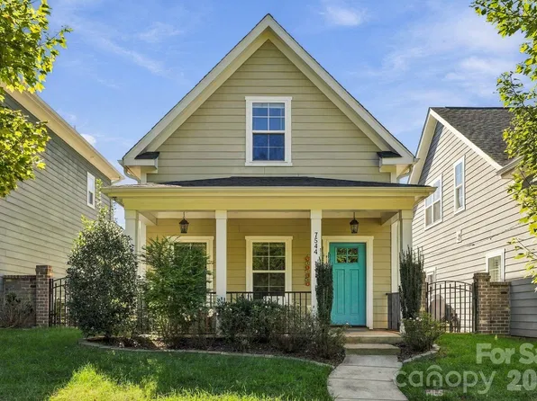 7544 Fairway Villa Cir, Denver, NC 28037