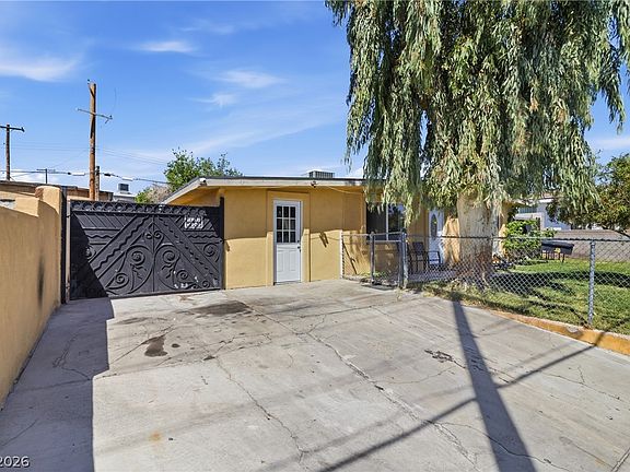 3rd image of 3009 Civic Center Dr