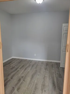 Rented by MCR Realty | media 8