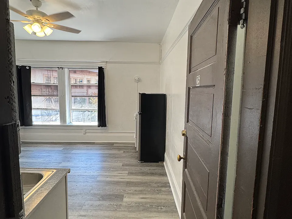 33-1717 W Burnside St #25