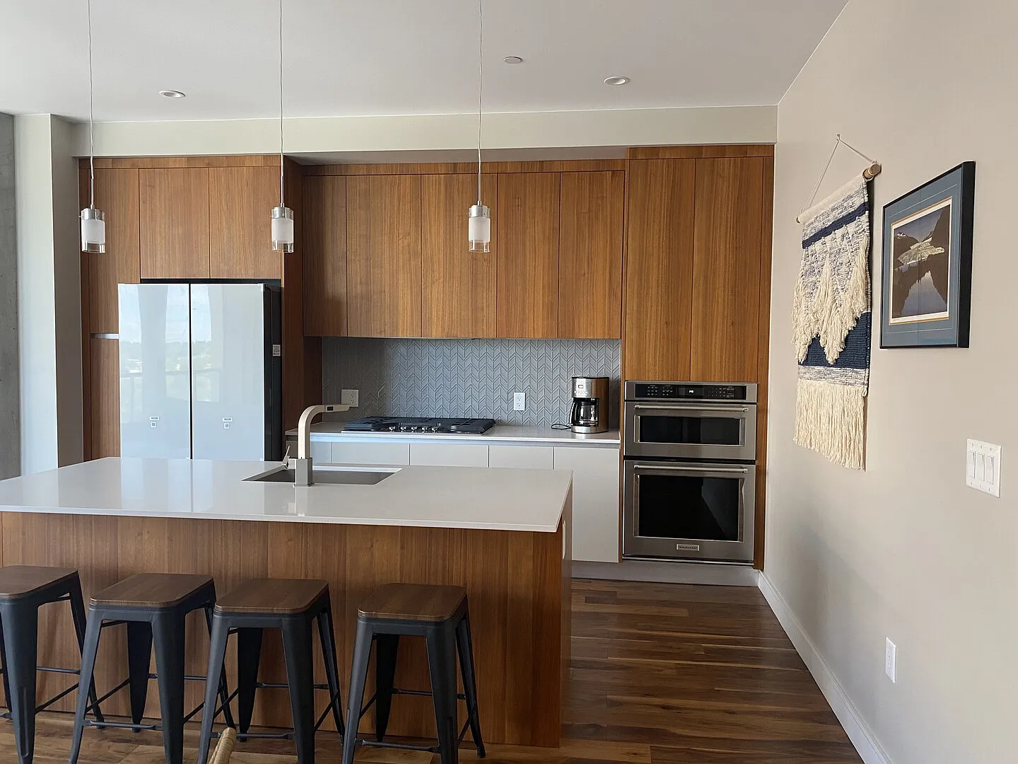 Luxury Sloan's Lake Condominium — Photo 2