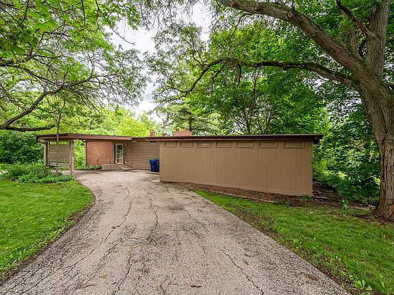 2nd image of 341 Hickory Haven Dr E