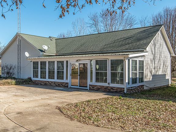 4th image of 2251 Granddaddy Rd